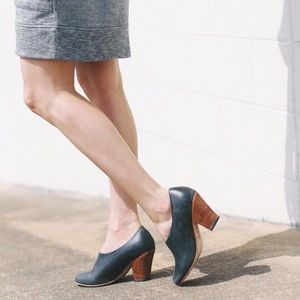 Nisolo Austin Heels in Smoke